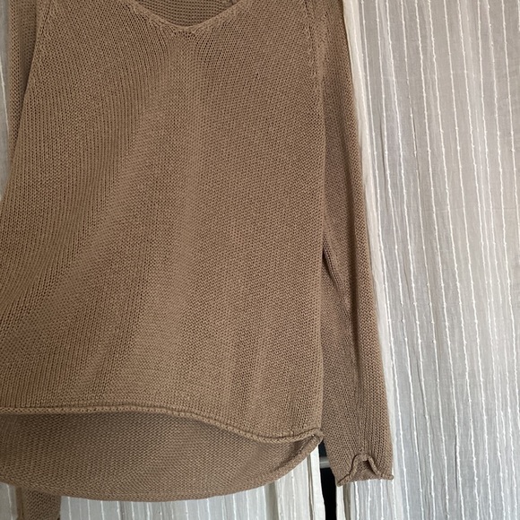 H&M Tan Sweater, Size L - Picture 5 of 8
